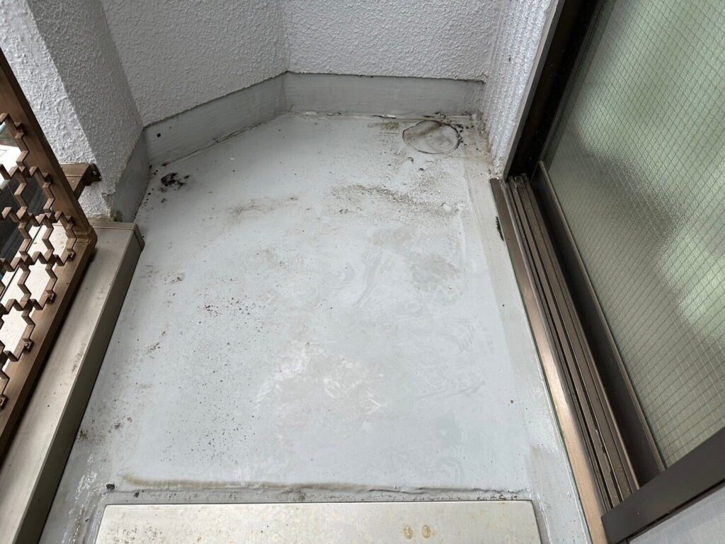 ベランダ防水｜施工前（Before）